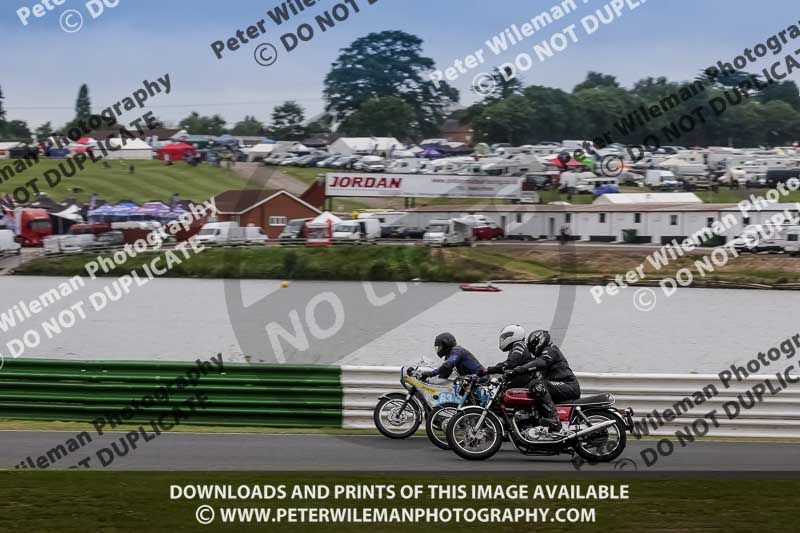 Vintage motorcycle club;eventdigitalimages;mallory park;mallory park trackday photographs;no limits trackdays;peter wileman photography;trackday digital images;trackday photos;vmcc festival 1000 bikes photographs